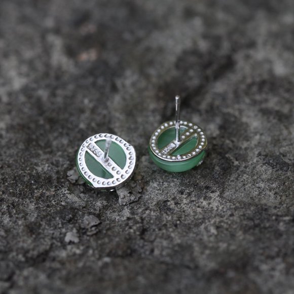 SOLD Emerlad Green Agate / Jade Earrings - Picture 4 of 9